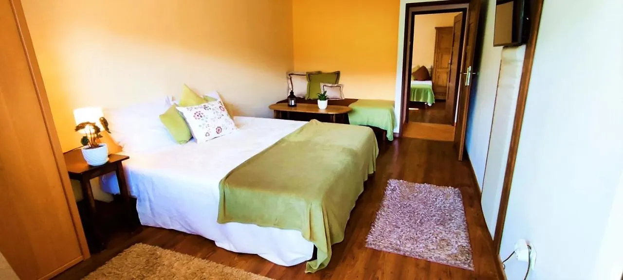 Gorski Widok Karpacz Apartamenty I Pokoje- Salon Kominkowy