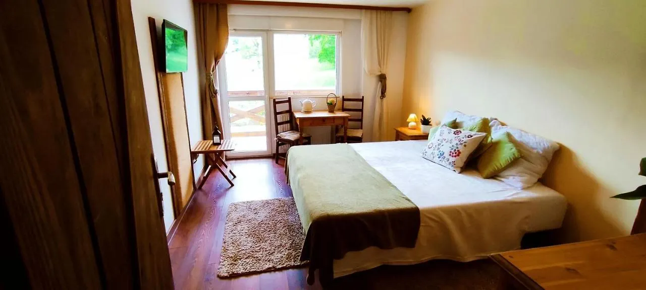 Gorski Widok Karpacz Apartamenty I Pokoje- Salon Kominkowy Polen